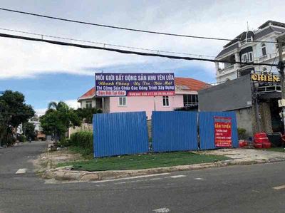 Bán góc biệt thự Đường số 5 DT: 11x22m (240m2) khu tên lửa -Aeon BT