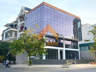 Siêu phẩm trung tâm q2 tòa văn phòng kính sàn suốt 450m2 thang máy — ảnh 1