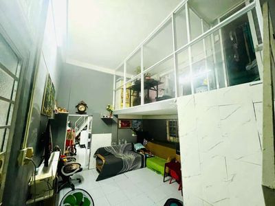 Nhà 410 triệu. Thanh toán 110 triệu ,còn 300 triệu góp 20 năm