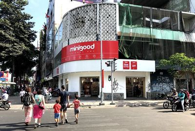 Cho thuê nhà GÓC 2MT đường Nguyễn Thái Học, Quận 1. DT: 10x30m. — ảnh 1