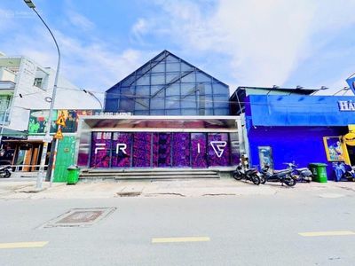 Cho thuê nhà mặt tiền đường Quốc Hương, phường Thảo Điền, Quận 2 — ảnh 1