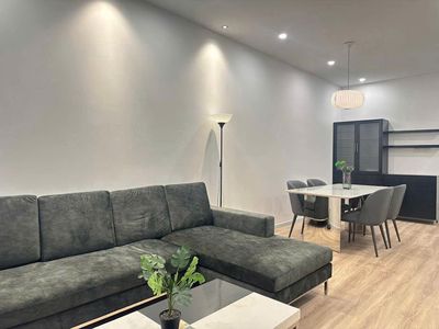 Cho thuê 2 phòng ngủ, lầu cao, thiết kế hiện đại giá 24 triệu/tháng — ảnh 1