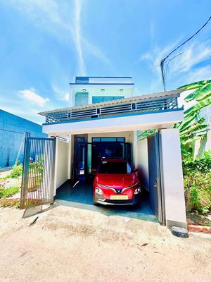 Nhà trệt lầu lửng phong cách hiện đại cách trường cấp 2 phú hòa 800m