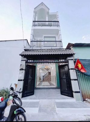 Nhà Mặt Tiền Hẻm 4 x 18M-6 phòng ngủ -Nhà 3 Tầng lê văn lương -Nhà Bè.
