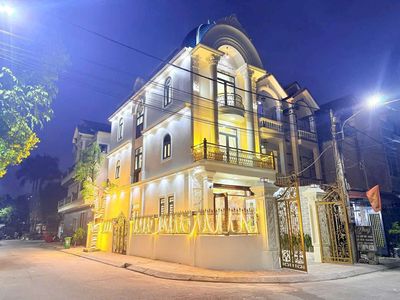 Nhà tân cổ điển đẹp mới KDC Phú Hồng Thịnh 5, phường An Phú, Thuận An. — ảnh 1