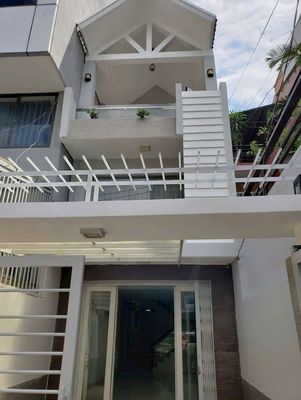 Bán nhà Mặt tiền DT:4x20 nhà 3 tầng gần chợ tân Mỹ cạnh phú mỹ hưng q7 — ảnh 1