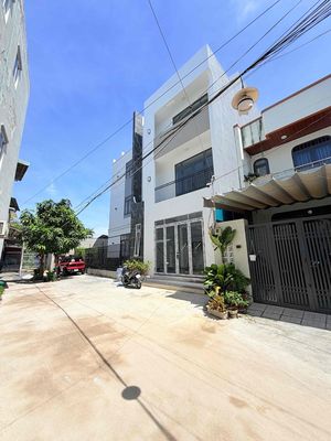 Bán nhà mới 3lầu ngang (6,4x17) gần vạn phúc