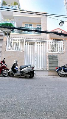 Nhà mới xây dựng mới, diện tích 84m2, dtsd 250m2, hẻm xe hơi 8m — ảnh 1