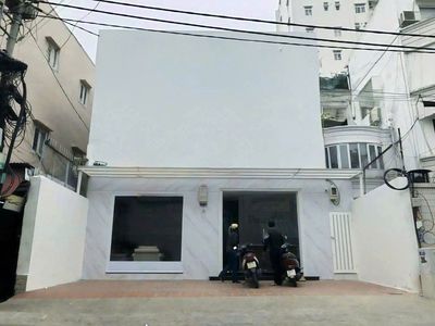Ngang 9m - 3 tầng - mặt tiền phường phạm ngũ lão, nhà nở hậu
