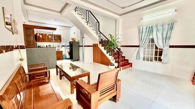 Chuyển Chổ Ở, Giảm Sâu Khách Thiện Chí — ảnh 1
