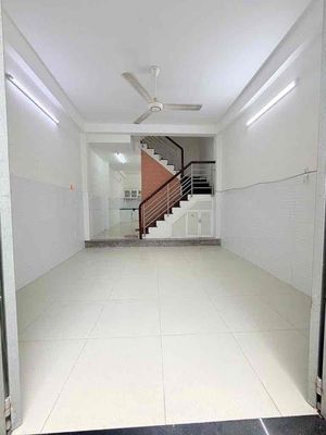 Nhà 3 Tầng Đúc, Ngay Gò Dầu, Sát Mặt Tiền — ảnh 1
