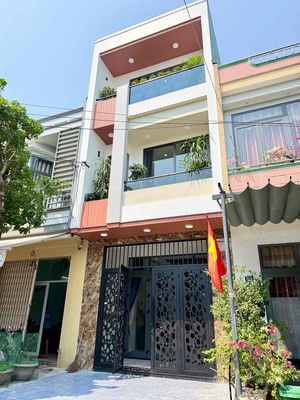 Bán Nhà Mới Full Nội Thất Đường Dương Đức Hiền gần biển — ảnh 1