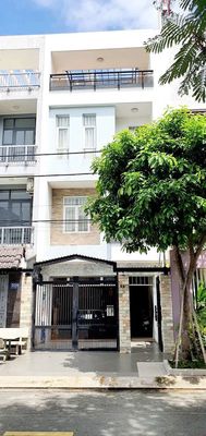 Cẩn bán gầp nhà pttn đương .dương thị giang .dt 5x20 1 trệt 3lầu 5pn — ảnh 1