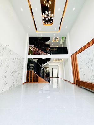 Nhà mới 3 tầng, 5x20m, ô tô vào nhà, gần chợ gấu, giáp q12, 4,68 tỷ. — ảnh 1