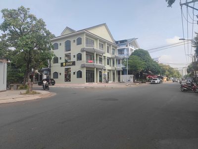 Cho thuê toà nhà 400m2 gần Liên Phường, Đỗ Xuân Hợp 3 tầng — ảnh 1