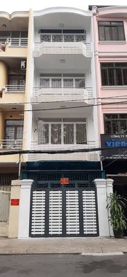 7PN, 4WC. Nhà 4 lầu mặt tiền Ngô Quyền, Q10. DT: 3.5x14m — ảnh 1