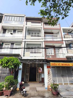 Mặt tiền đường 33 KDC Bình Phú ( 351/27 An Dương Vương)