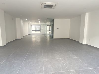 Văn phòng KDT VẠn Phúc city 7x20m 13.5tr thang máy,máy lạnh, vách kính — ảnh 1