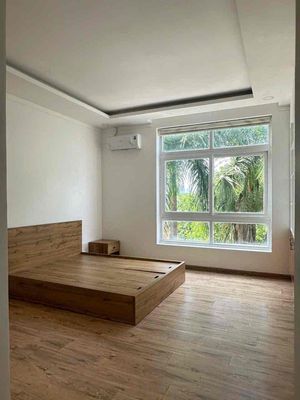 Trống lại căn hai phòng ngủ cửa sổ trời lớn — ảnh 1