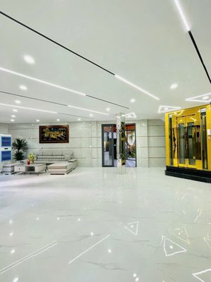 Nhà ngang 11m dt73m2 5 tầng 7pn hẻm 8m kd được Lê Văn Quới,Q. Bình Tân — ảnh 1