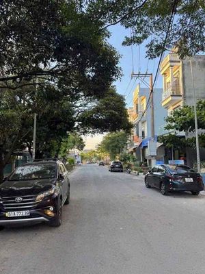Nhà phố đường lớn, thông, vỉa hè kinh doanh tốt — ảnh 1