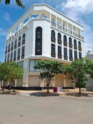 Cho thuê căn góc 2 mặt tiền nguyễn thị minh khai, quậ — ảnh 1