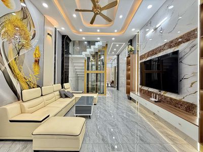 Siêu Phẩm 3 Tầng Có Thang Máy Hẻm nhựa 6m Thông Lê Văn Khương — ảnh 1