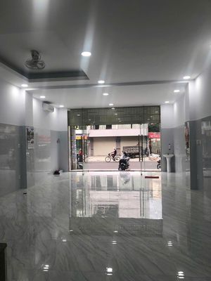 Nhà đẹp mtkd tên lửa đường 20m 6x24m 4 tầng ở và vp — ảnh 1