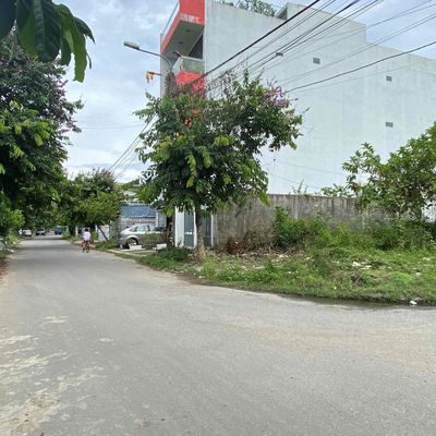 Sập sàn lô góc Huỳnh Thị Bảo Hoà ngay sau Hoàng Văn Thái 193.6m2 — ảnh 1