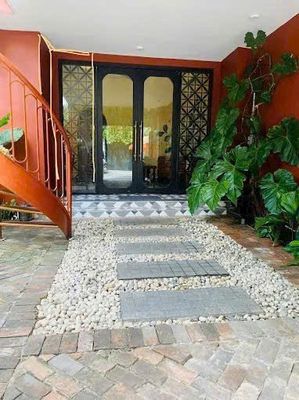 Nhà Đẹp 8*20m 3 Tầng MT Trần Nhật Duật Q1