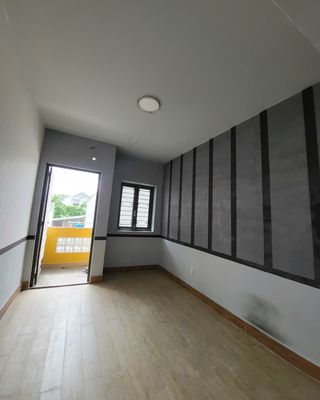Nhà nguyên căn 3PN 90m2 ban công thoáng — ảnh 1