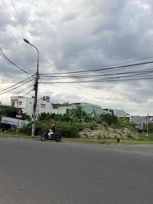 siêu phẩm lô góc hai mặt tiền đường quy hoạch 10m5, tọa lạc ngay KDC p