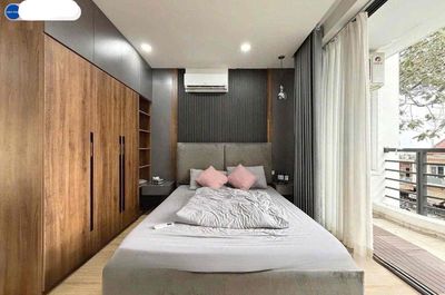 căn hộ dịch vụ tách bếp full nt ngay trung tâm Q7