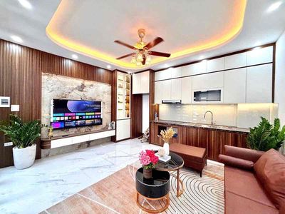 Chính chủ cho thuê nhà riêng Lạc Long Quân DT 45M 5 tầng 4PN full đồ 1 — ảnh 1