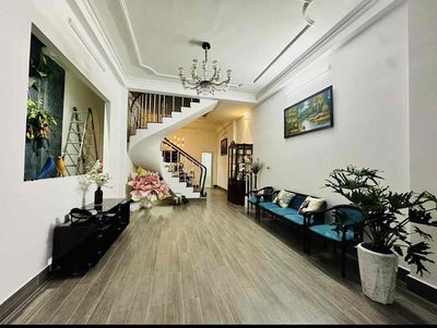 nhà ngang RỘNG HIẾM 5.60 m dài 11m btct đường 4 mét giấy tờ chính chủ