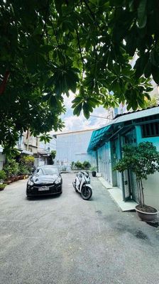 Xe hơi vào nhà - lô góc 75m² - 5pn - gần công viên làng hoa - 7.x tỷ