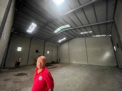 Kho xưởng 10x30 đường lê văn quới giá rẻ — ảnh 1