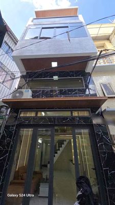 Bán nhà mới ngay trung tâm Q5