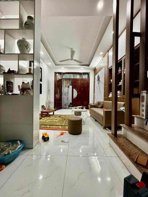 Phân lô phố Trịnh Đình Cửu 35m2 x5T giá 5.9 tỷ sổ CC 6PN 2 thoáng có T