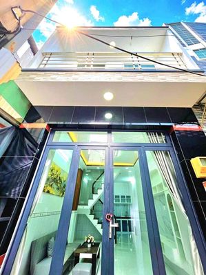 nhà xây mới 1 lầu gần quận 7, gần chợ với trường học