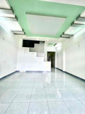 Cho Thuê Nhà DT 5x16 1Trệt 1Lầu 3Pn 3Wc Sân Xe Máy Gần Cầu Sắt — ảnh 1