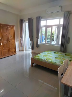 Cho thuê phòng có ban công 35m2, khu đảo kim cương quận 2