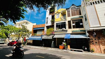 CHÍNHCHỦ BÁN NHÀ MẶTTIỀN Đường Trần Cao Vân, phườngQuy Nhơn 5,1tỷ