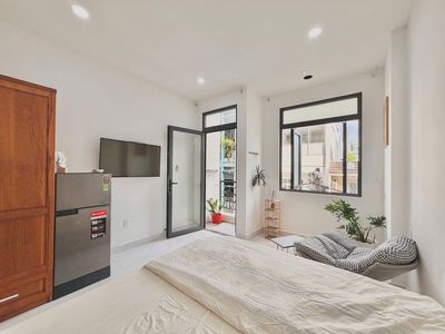 Studio ban công cửa sổ thoáng ngay sân bay - yên thế - nhận ngắn hạn