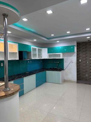 Mặt tiền tam đảo quận 10 6pn 5wc