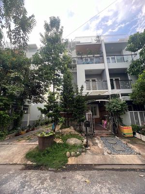 Căn bìa 2 mặt thoáng mega village khang điền - full nt - có hồ cá koi