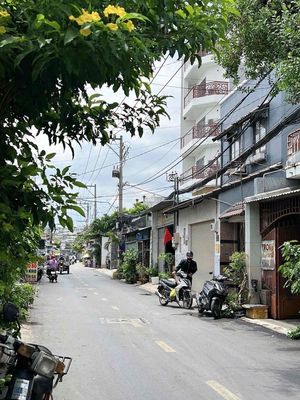 Nhà Đông Hưng Thuận 5x12,6m, 2 tầng, hẻm xe tải, chỉ 5,3 tỷ