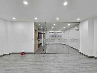 Văn phòng 70m2 ngăn kính sẵn 02 phòng giá 10tr/th tại Vạn Phúc City — ảnh 1