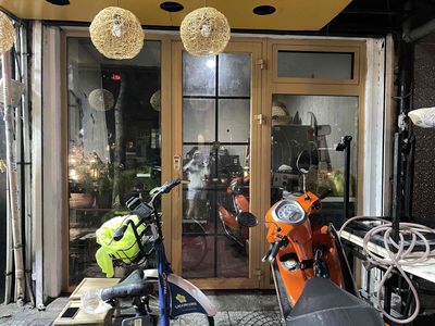 Thuê nhà nguyên căn mặt tiền Nguyễn Trãi đối diện Lancaster