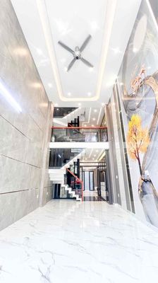 Nhà Thang Máy 5 Tầng, Sân Thượng - Đường 6m - Đầm Sen — ảnh 1